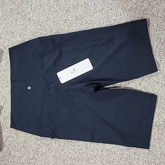 Yoga Shorts with Pockets - Dark Green - Picture 7 of 8